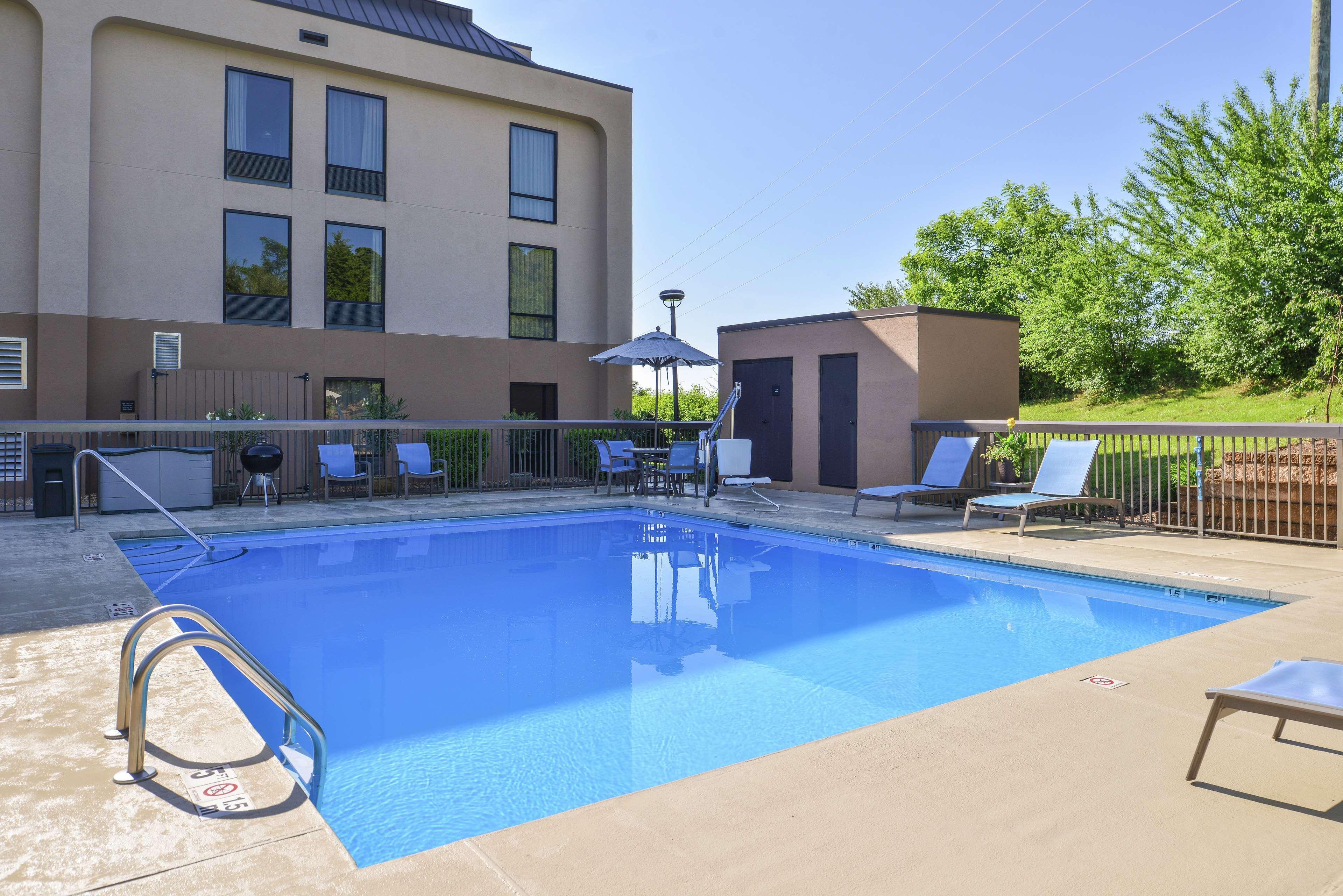 Hampton Inn Staunton Exteriör bild