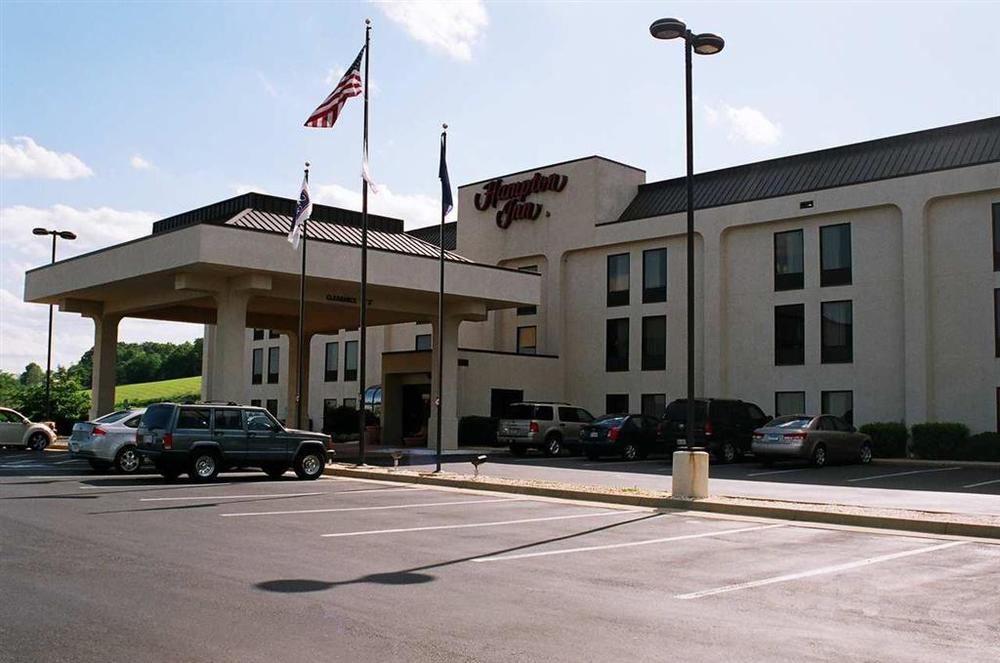 Hampton Inn Staunton Exteriör bild