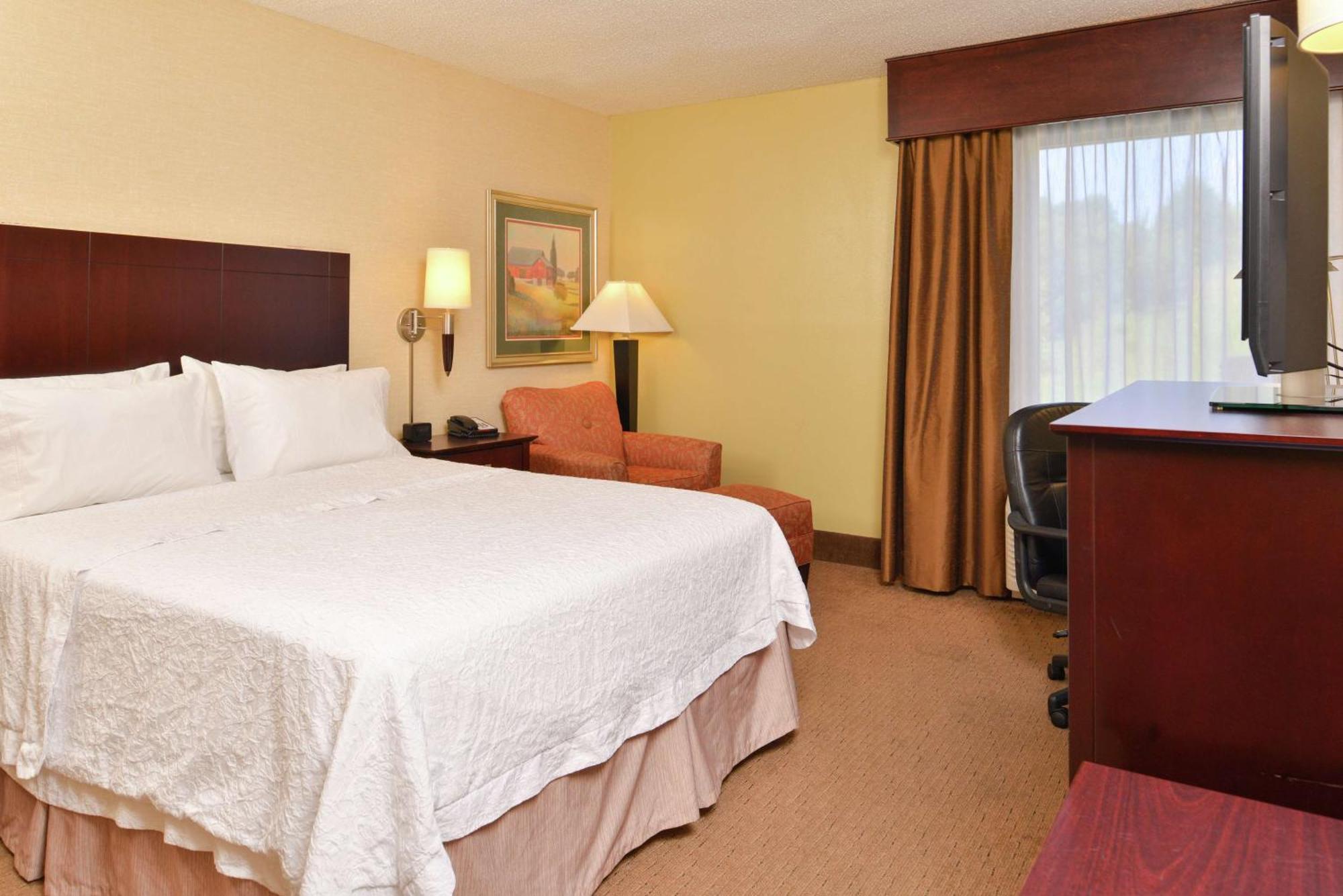 Hampton Inn Staunton Exteriör bild