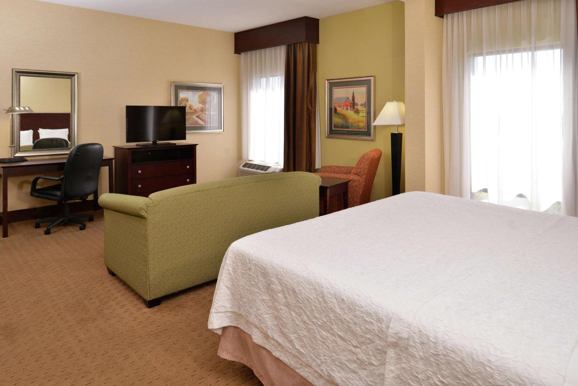 Hampton Inn Staunton Exteriör bild